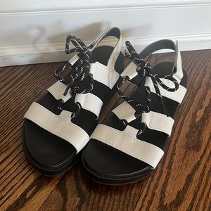 SOREL Roaming Lace Women’s Sandal